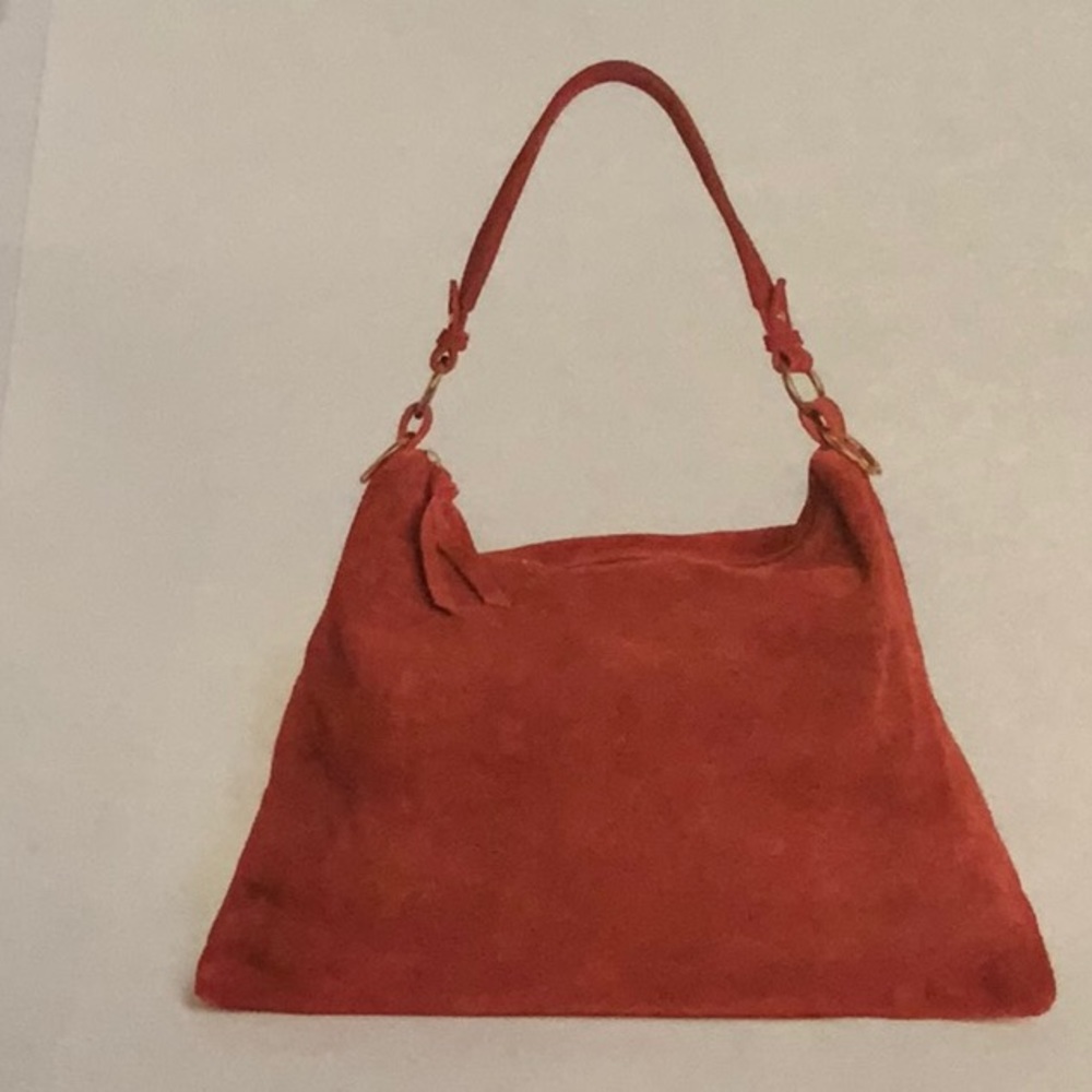 Finely tote in garnet